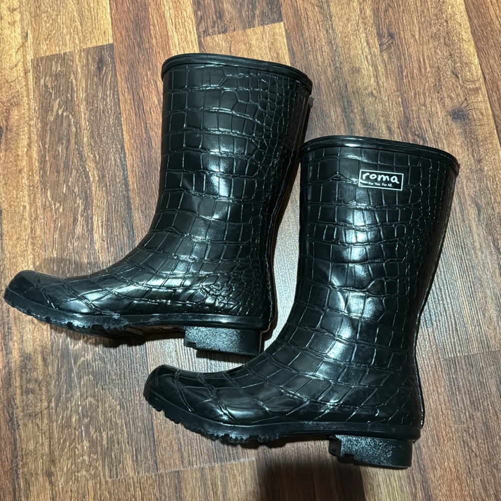 Water boots